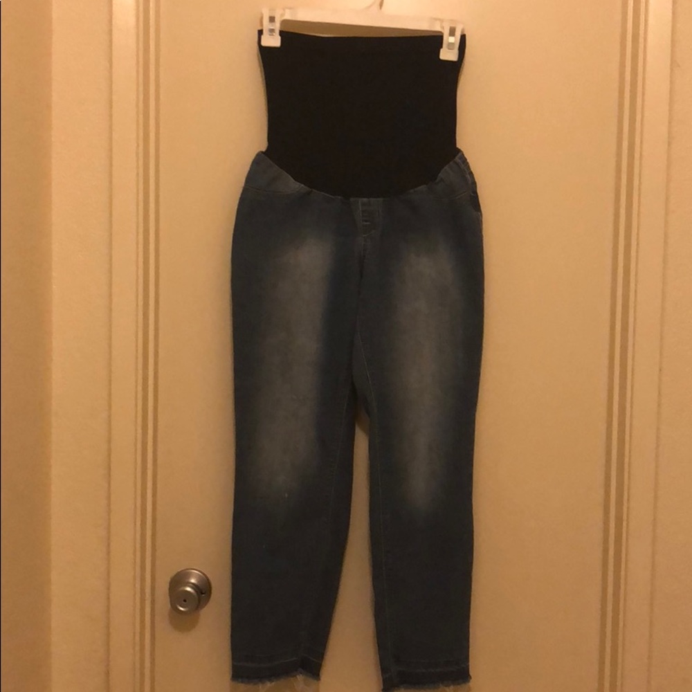 Trendy capris maternity pants